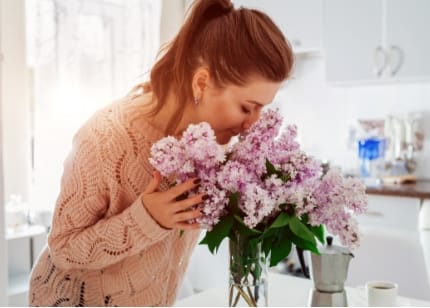 Photo d'une dizaine de tasse remplis de café vue de haut