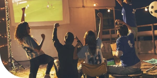 Illustration d'un groupe de personnes célébrant un but