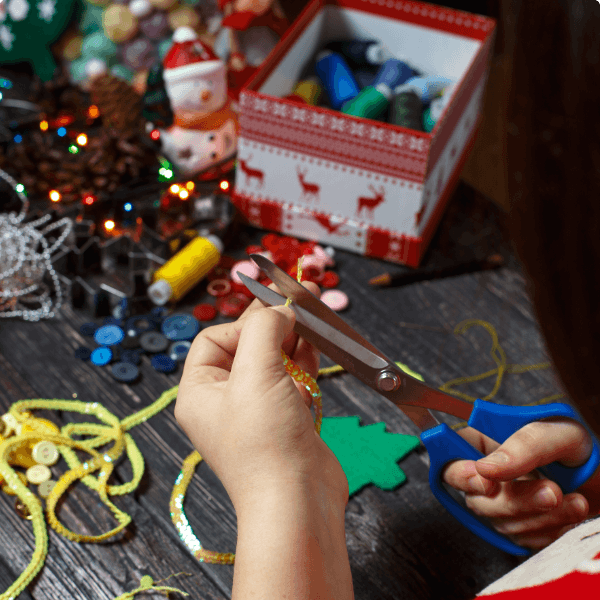 Photo d'une femme travaillant sur une machine à coudre
