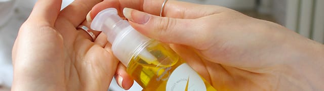 Huile pour cheveux soyeux