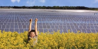 photo d'une centrale solaire