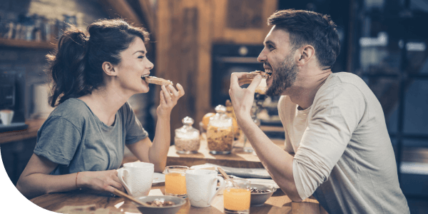 Petit dejeuner autour d'une table