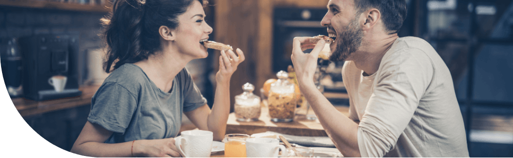 Petit dejeuner autour d'une table